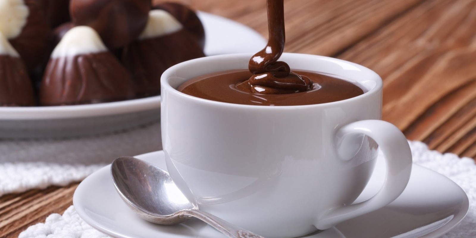 Cioccolata calda, una bevanda deliziosa e benefica per la salute